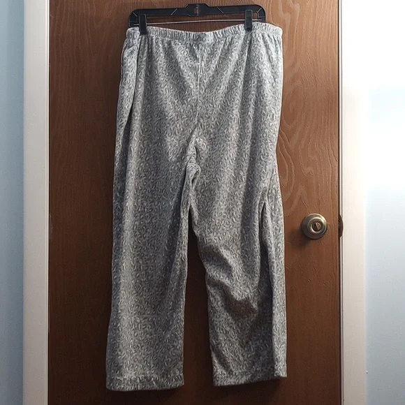 Ellen Tracy Gray Animal Print Top with Pink Accents Pajama Set Size XXL NWT - Picture 7 of 7